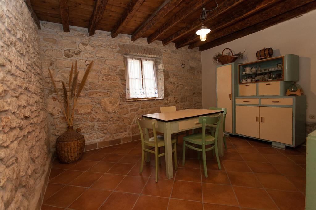 Holiday Home Mihovilovic Premantura Pokoj fotografie